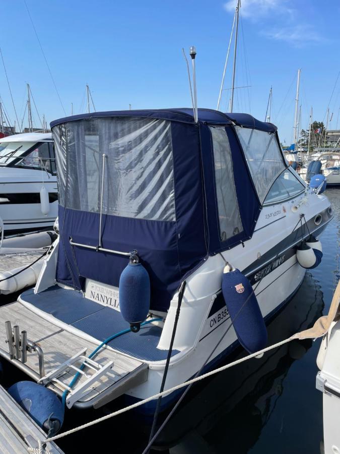 Отель Superbe Bateau « Le Nanylia » Булонь-сюр-Мер Экстерьер фото