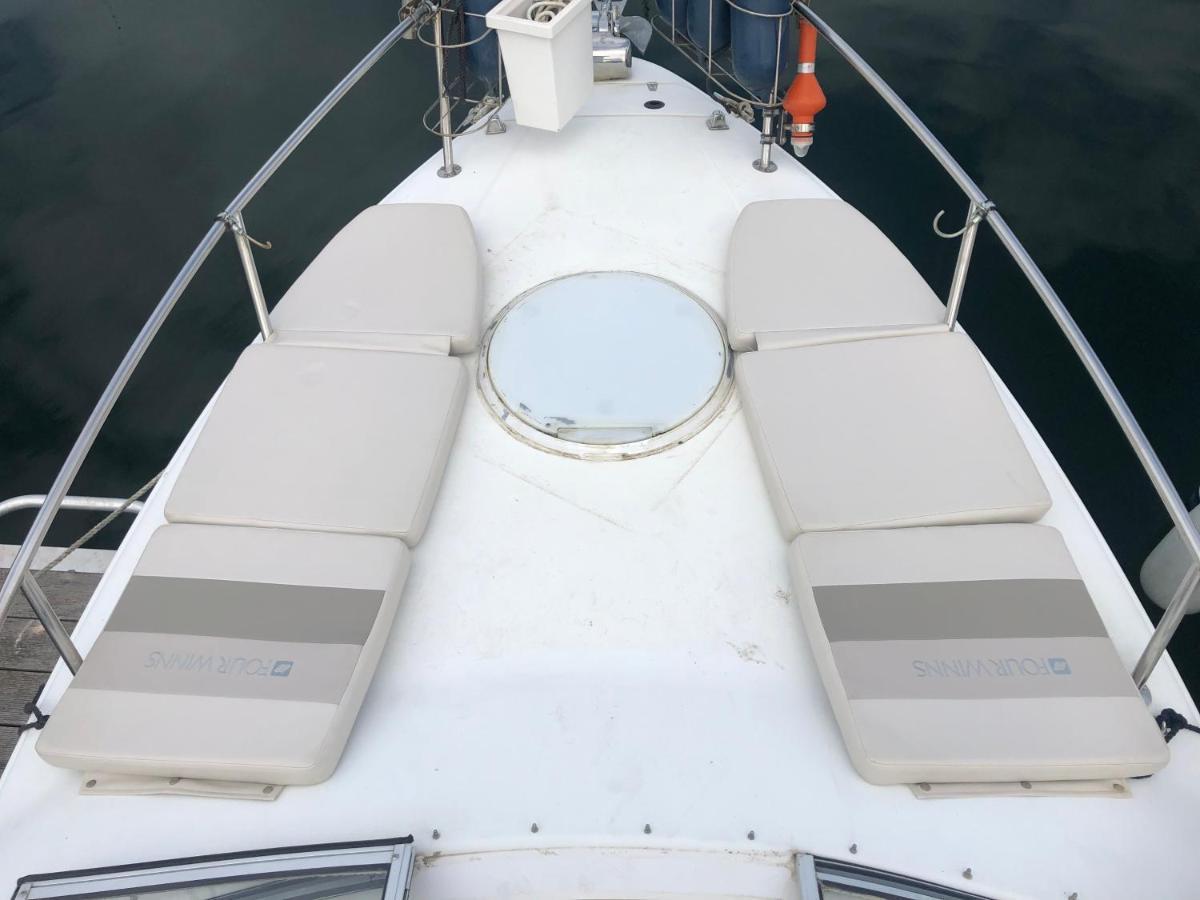 Отель Superbe Bateau « Le Nanylia » Булонь-сюр-Мер Экстерьер фото